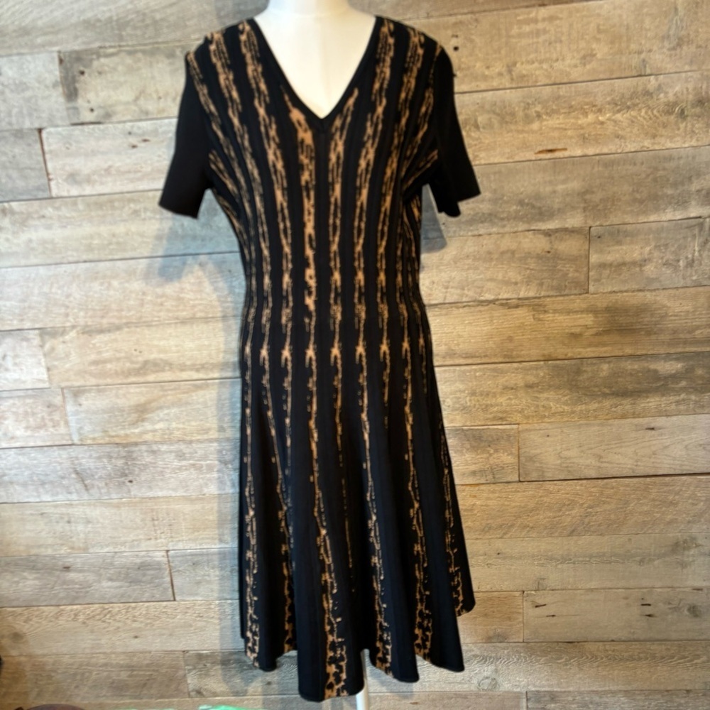 Carmen Marc Valvo women’s black‎ knit  short-sleeved fit & flare dress medium